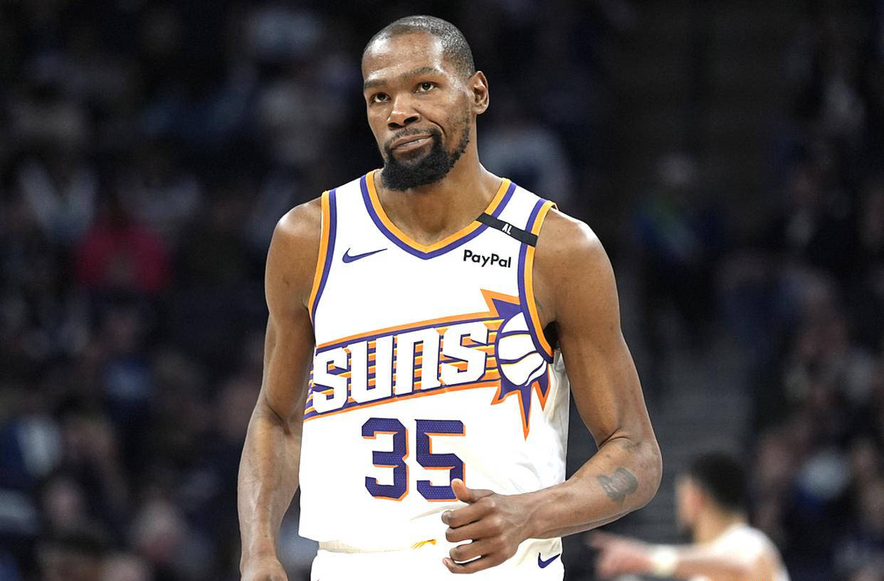 体育娱乐包含关键时刻NBA季后赛焦点战，克里夫兰骑士队长鼓劲，更衣室稳定，赛季目标并未改变的词条