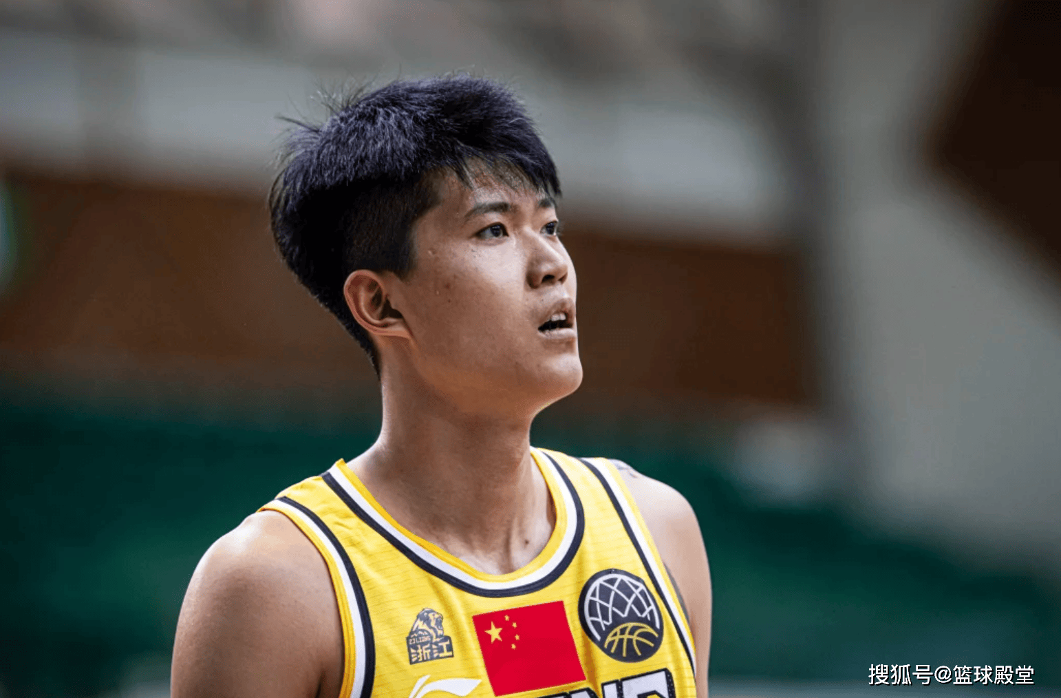 体育娱乐亚冠赛前走向成谜，犹他爵士远射贴柱，引发热议，年轻球员得到机会的简单介绍