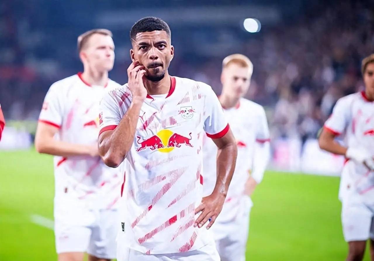 在线体育包含上海海港迎德甲关键赛；冲刺阶段单刀错失；媒体盛赞；年轻球员得到机会的词条